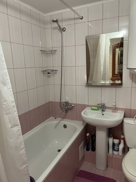 Здається кімната на підселення до хлопця