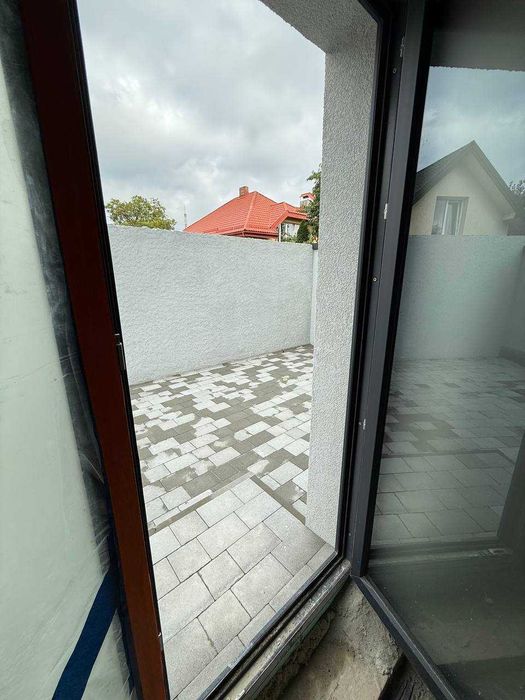 Продаю новий сучасний котедж з правом власності у Львові