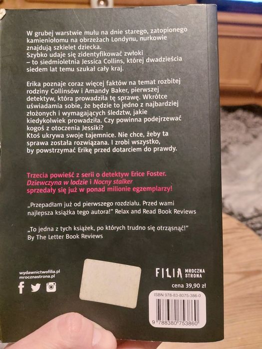 Mroczna toń Robert Bryndza