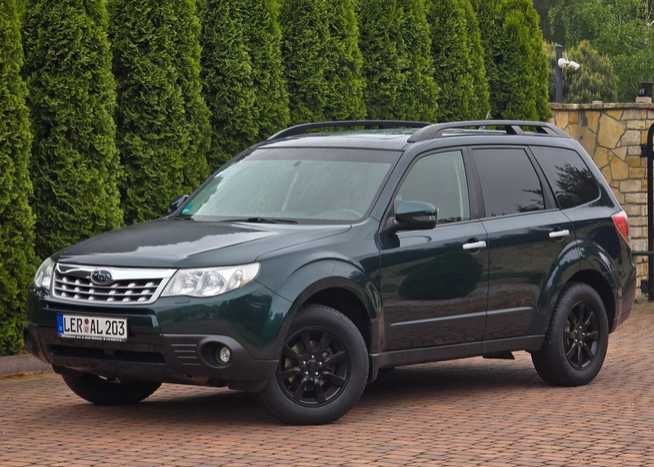 Стекло заднее Разборка Subaru Forester 1 2 3 Розборка Шрот Скло заднє