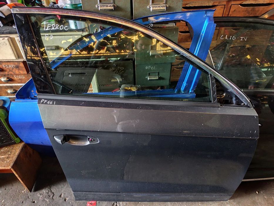 Vw T-Roc / PORTA FRENTE DIREITA - PF661