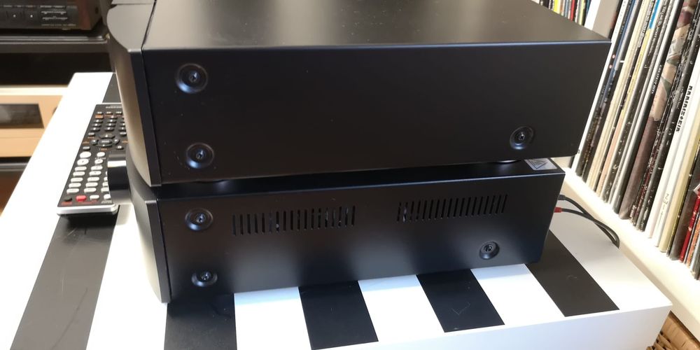 Zestaw wzmacniacz i odtwarzacz CD Marantz  SR5023  CD5004 z pilotem