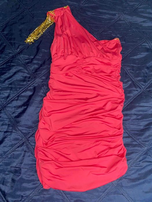 Vestido Ombro Correntes e Strass