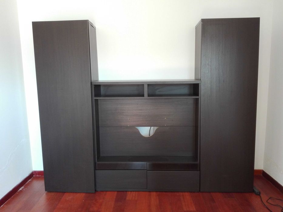 Movel de TV com 2 armários de apoio