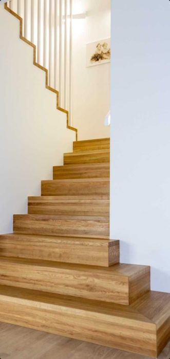 Schody dębowe drewniane
