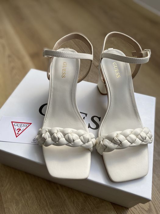 Sandaly  Guess r 35