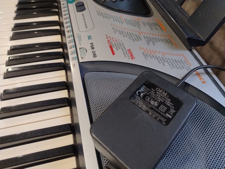 Синтезатор YAMAHA PRS 240