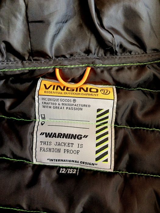 Продам курточку весна