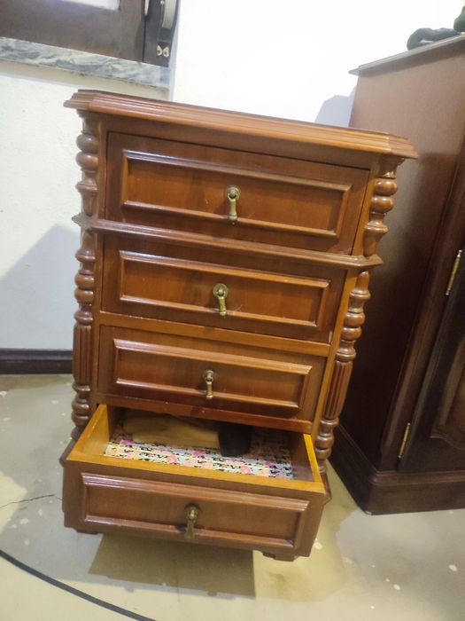 Mesas de cabeceira de madeira