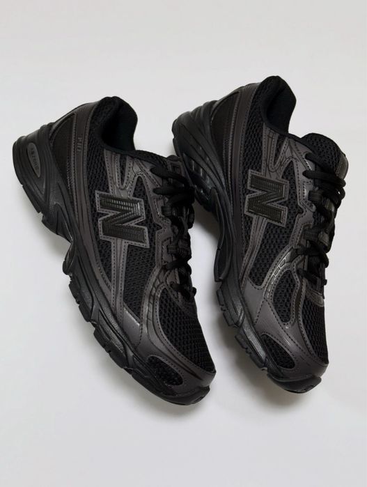 New Balance 740 Full Black