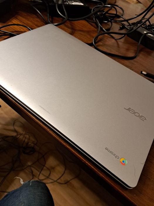 Laptop Acer z dotykowym ekranem