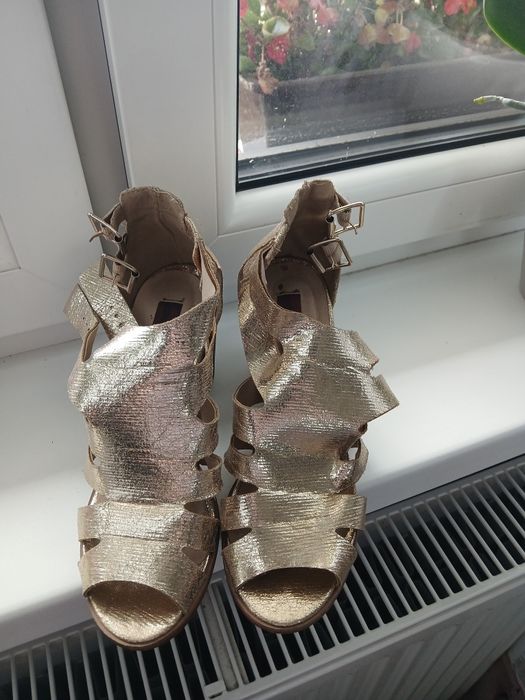 Buty damskie zlote