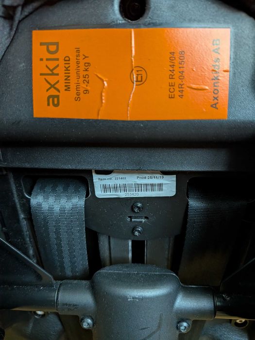 Fotelik samochodowy tyłem Axkid Minikid RWF 9-25