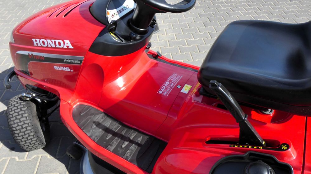 Traktorek kosiarka HONDA 2417 2 Cylindry (230403.6) - Baras