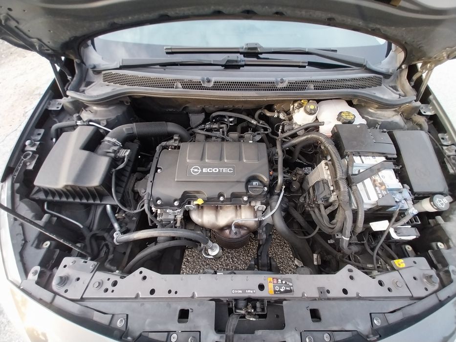 Opel Astra J Cosmo 1.4 100Cv Gasolina