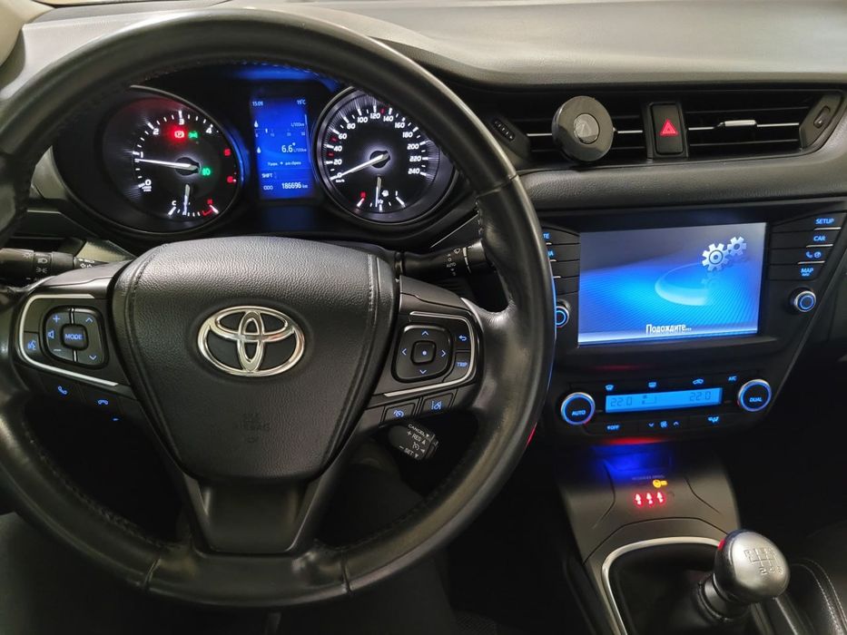 TOYOTA AVENSIS Nacional ano 2016