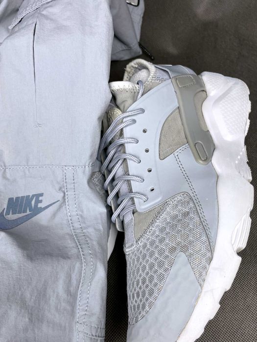 Кросівки NIKE Huarachi 42.5