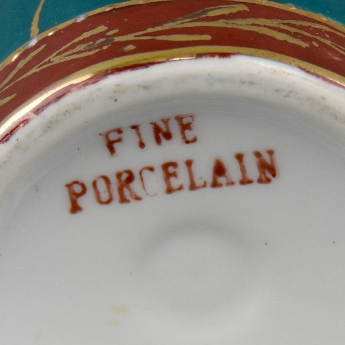 Jarra em Porcelana europeia, pintada à mão