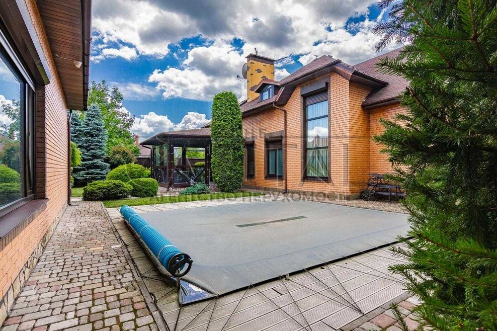 Продаж 2 будинків / басейн / с.Мархалівка, Гатне , Чабани / Терміново