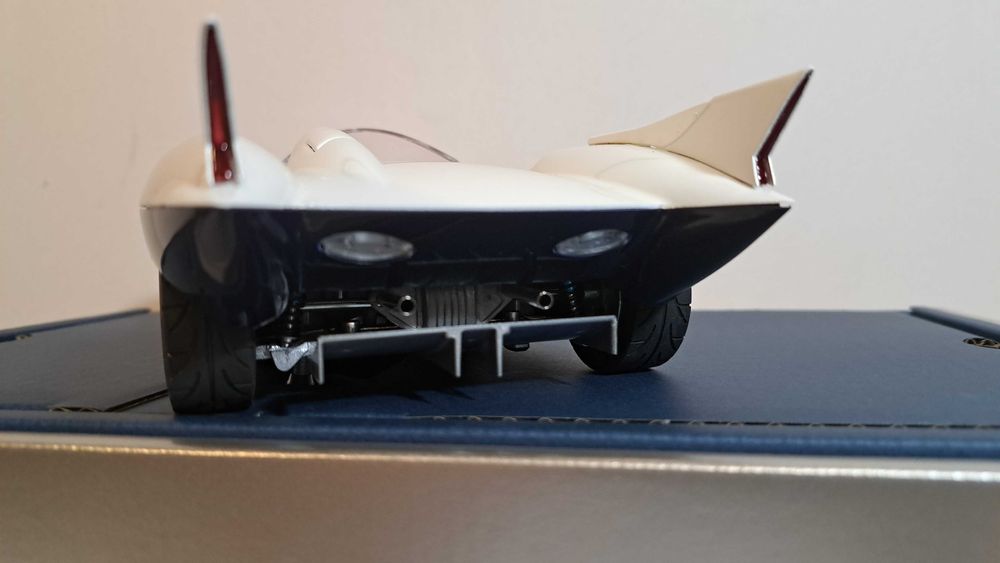 1/18 Speed Racer Mach 5 versão A - Schwyn Haas