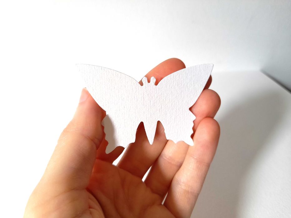 Cartões em forma de borboleta em papel de aguarela