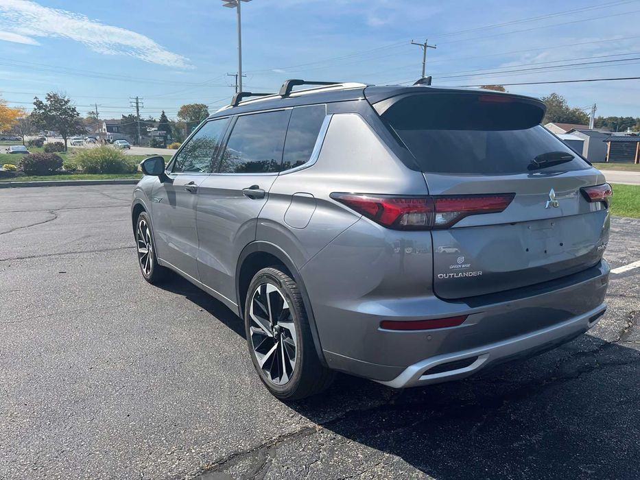 Mitsubishi Outlander PHEV SEL      2022