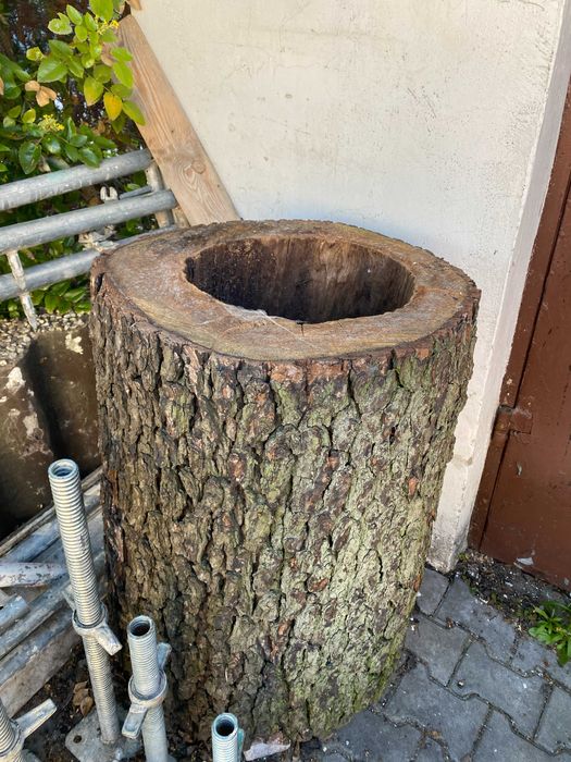 Duży pieniek na beczkę do ogrodu ozdobny