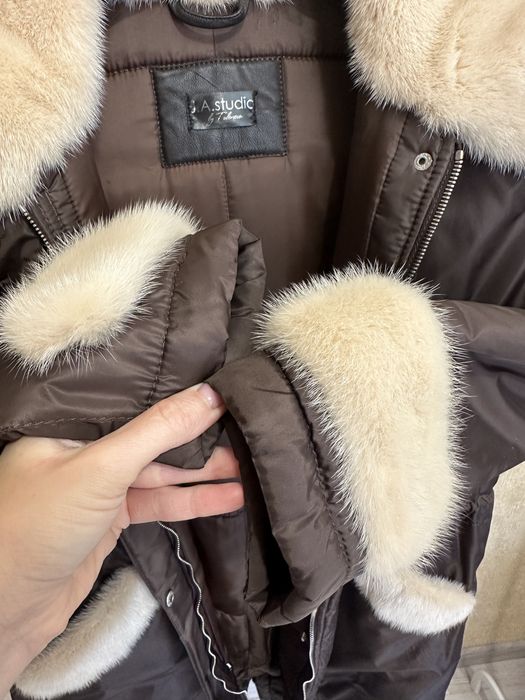 Парка коричнева з хутром норки xs