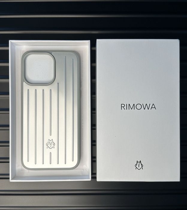 Чехол Rimowa iPhone 16 pro max black: 1 900 грн. - Чехлы Киев на Olx
