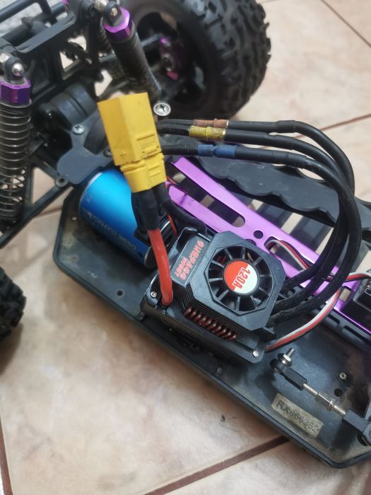 Tylko dzisiaj pakiet. Podwozie maverick Mt 1:10 +esc 120A silnik i koł