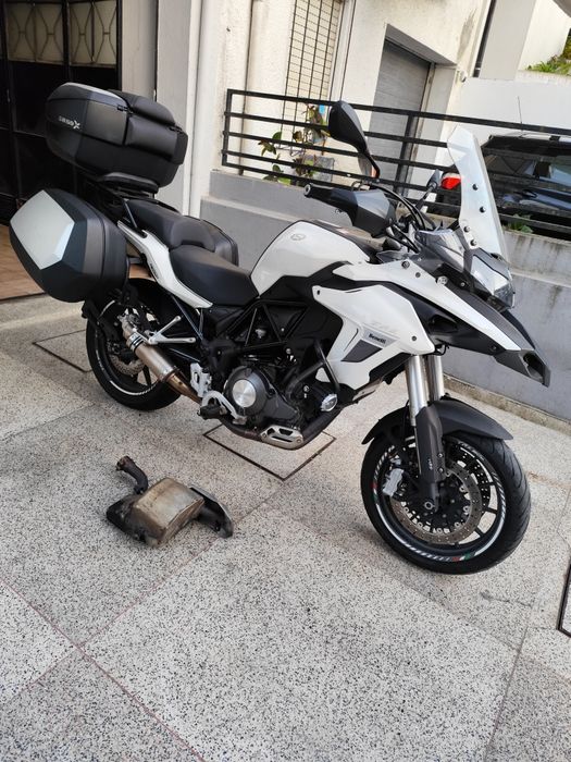 Mota  Benelli como nova