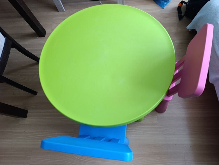 Stolik i krzesełka dziecięce Mamut  Ikea