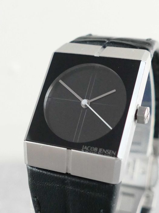 Szwajcarski zegarek Jacob Jensen Icon Series 240 stal+ szafir