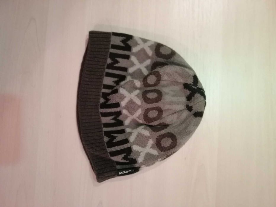 Продам шапки на мальчика