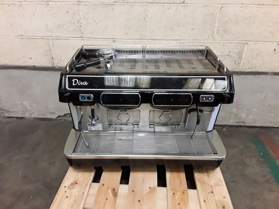 Професійна кавомашина Carimali Diva