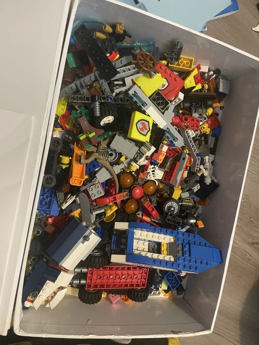 Hrande lote de legi , robotica e nao  só