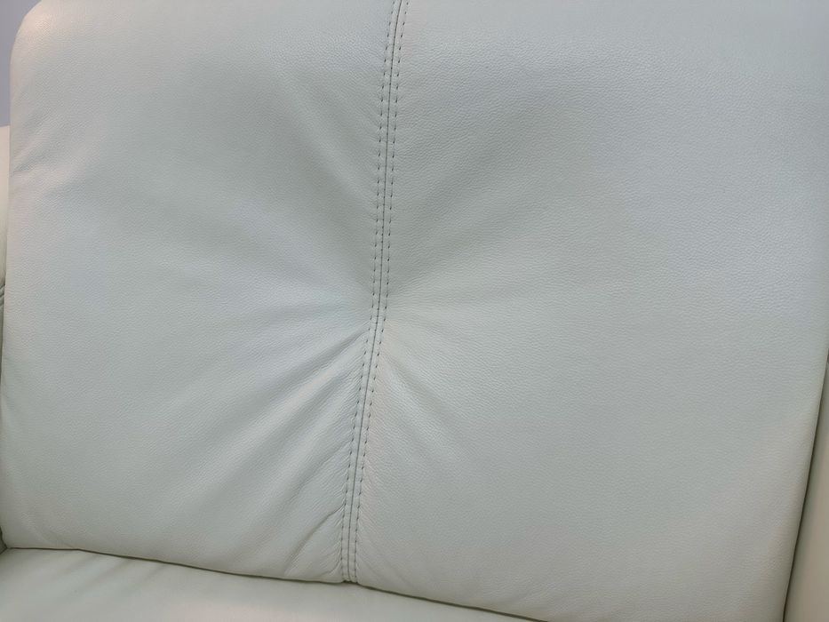 Стильне шкіряне крісло з Європи