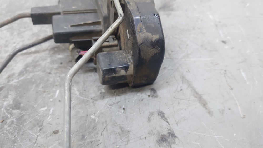 Jeep Grand Cherokee WJ Zamek Drzwi Prawy Przód Przedni