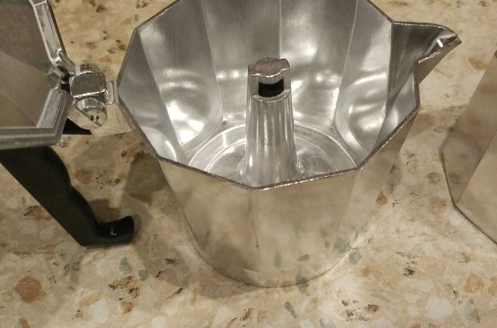 Кофеварка Гейзерная на 6 чашек