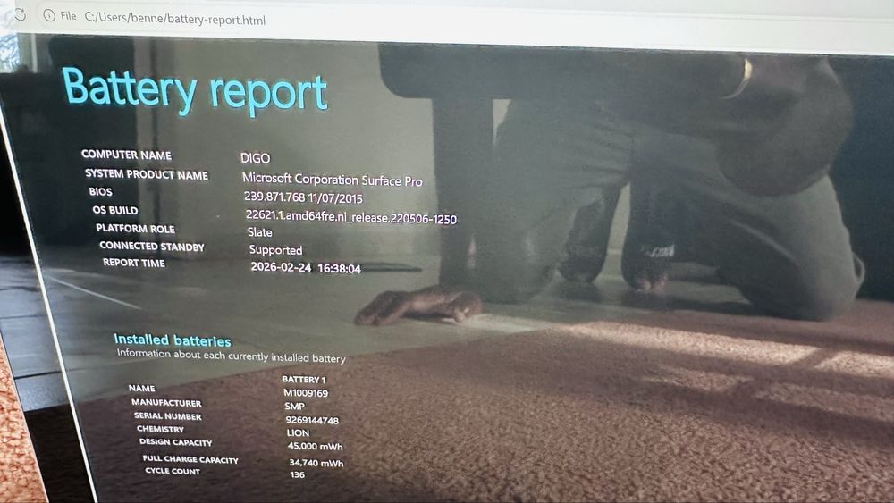 Surface Pro 5 (2-in-1 tablet/laptop) i5 8GB 238GB WINDOWS 11