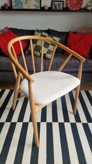 piękne drewnaine krzesło JYSK arnborg