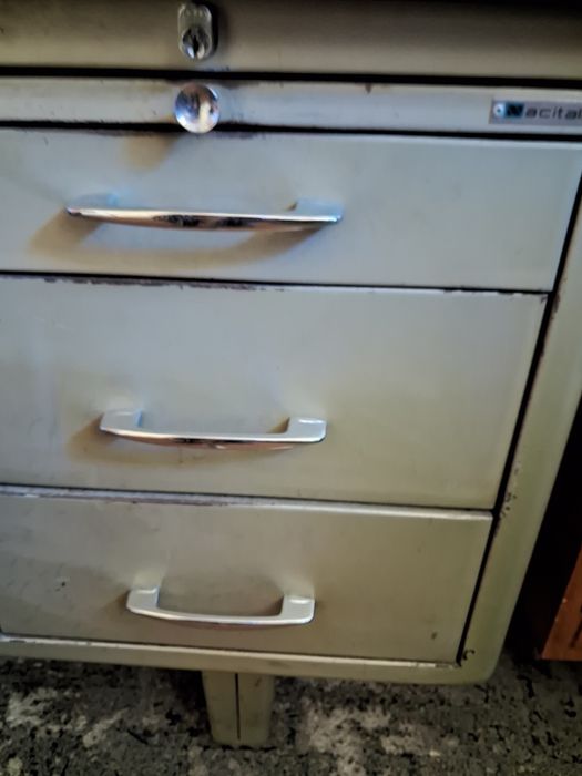 Secretária e cadeira ferro