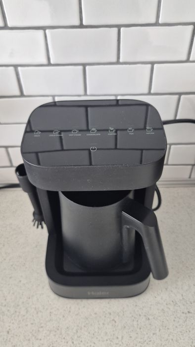 Máquina Barista Multibebidas Haier HMB5A 011