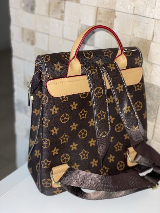 Сумка та рюкзак.