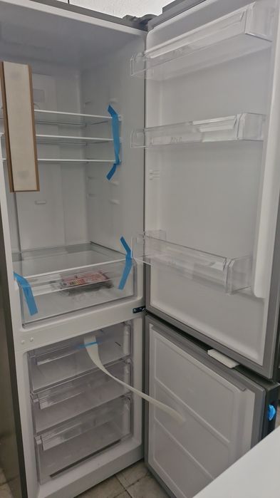 Frigorífico combinado kunft  cinza