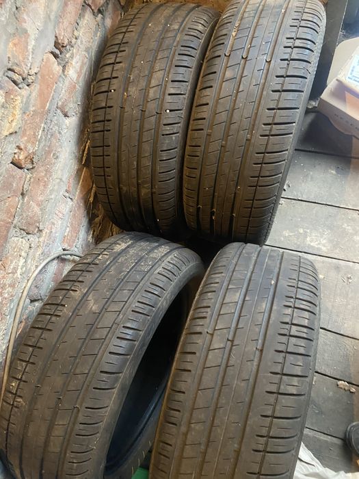Продам нову літню резину  215/55/17 комплект!