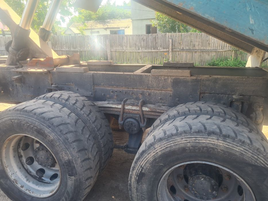 Ман самосвал маніпулятор грейфер