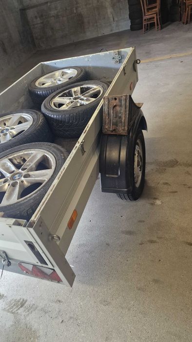 À venda dois reboques em excelente estado com tudo a funcionar