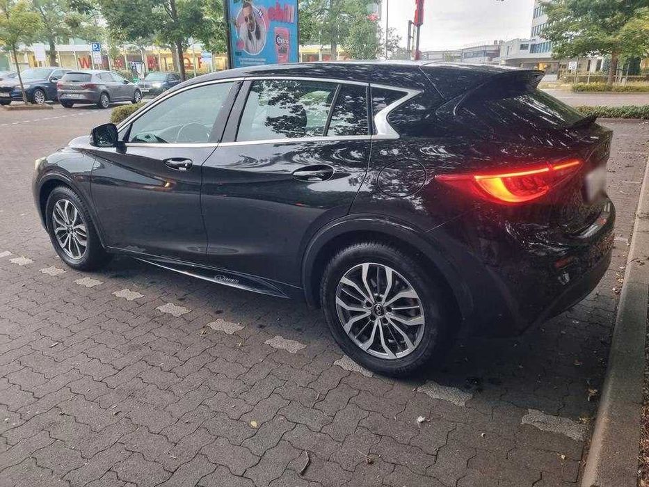 Carro Infiniti Q30 1.5