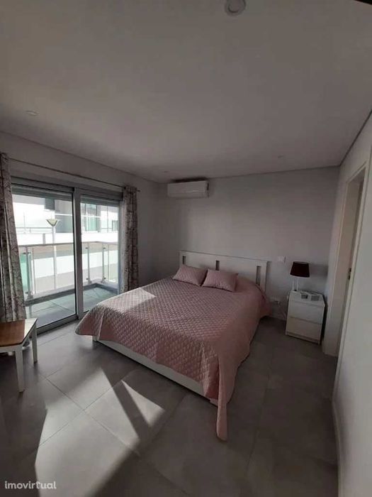 T2 com ar condicionado e WIFI junto à praia